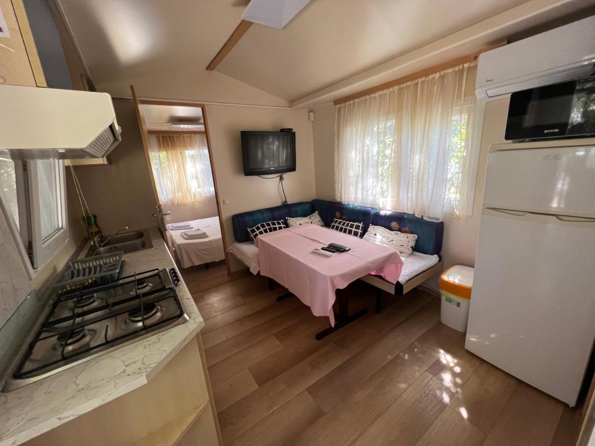 Apartments And Bungalows Vila Dalibor Hoek van Holland Ngoại thất bức ảnh